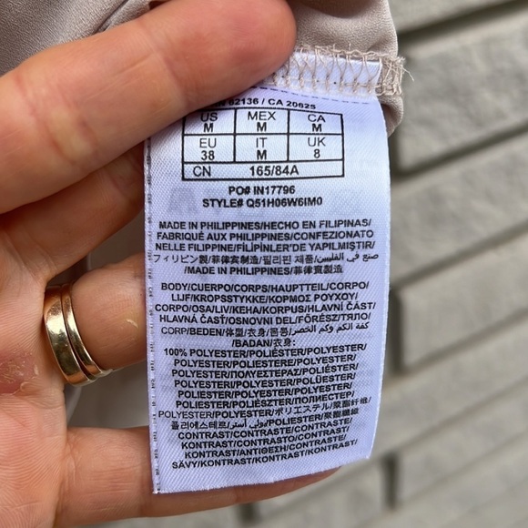 Guess Short Sleeve Blouse with Lace Panel Sz M - Picture 5 of 9